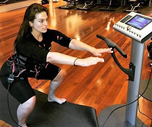 EMS Personal Training in Canterbruy 2 people doing EMS personal training session in Canterbury.